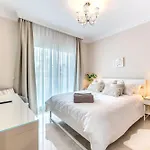 ヴィラ Beachfront With Sea Views & Private Pool マルベーリャ