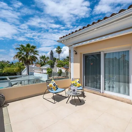 ヴィラ Beachfront With Sea Views & Private Pool マルベーリャ
