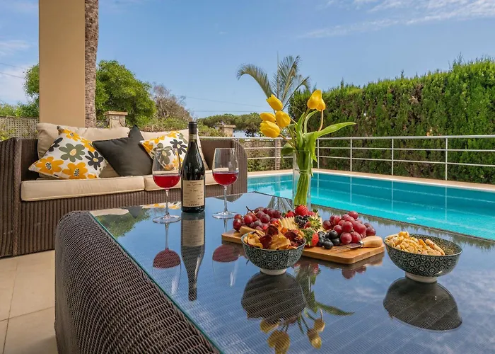 Beachfront With Sea Views & Private Pool マルベーリャ