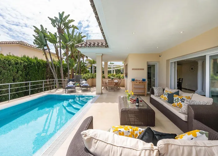 Beachfront With Sea Views & Private Pool Villa Marbella