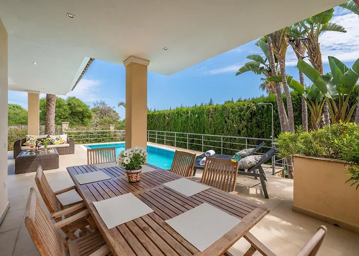 Beachfront With Sea Views & Private Pool