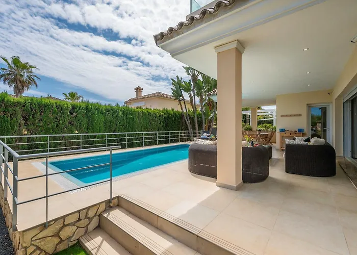 Beachfront With Sea Views & Private Pool Villa