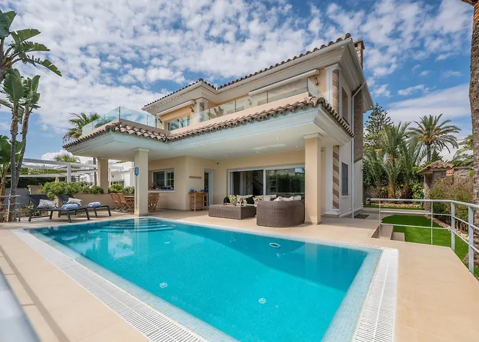 Beachfront With Sea Views & Private Pool Villa Marbella
