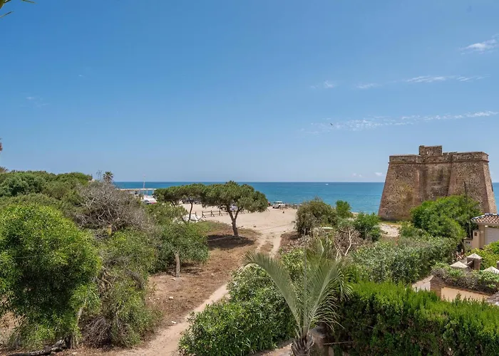 Beachfront With Sea Views & Private Pool マルベーリャ