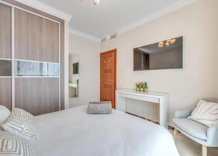 Beachfront With Sea Views & Private Pool * マルベーリャ