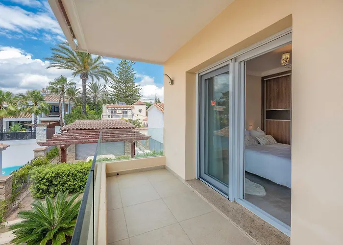 Beachfront With Sea Views & Private Pool ヴィラ