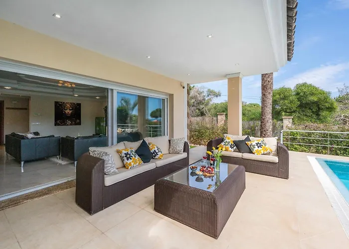 Beachfront With Sea Views & Private Pool Villa Marbella