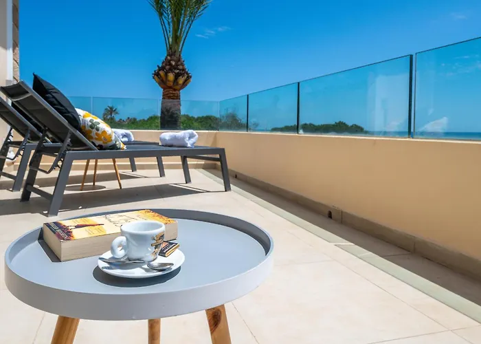 Beachfront With Sea Views & Private Pool ヴィラ