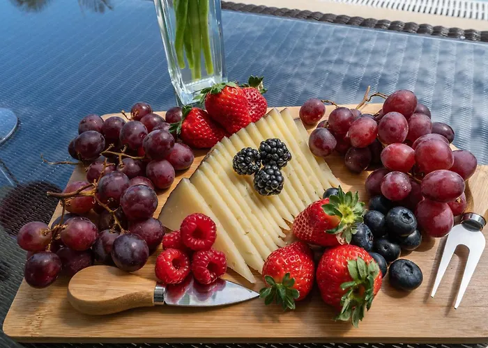 Beachfront With Sea Views & Private Pool Villa *