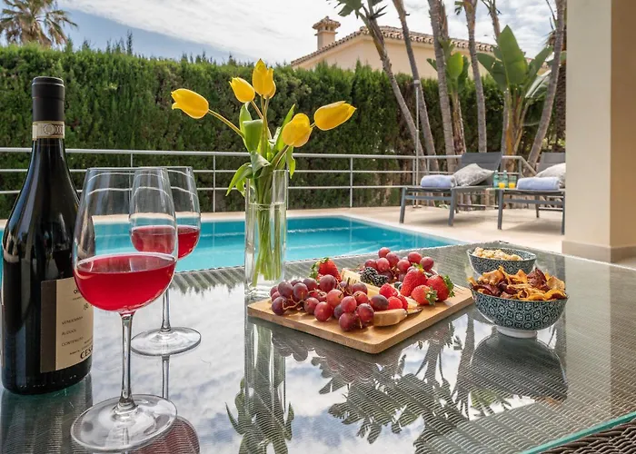 Villa Beachfront With Sea Views & Private Pool