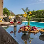 Beachfront With Sea Views & Private Pool ماربيا