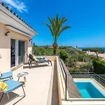 Beachfront With Sea Views & Private Pool ماربيا