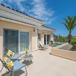 فيلة Beachfront With Sea Views & Private Pool *