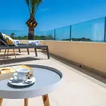 Beachfront With Sea Views & Private Pool فيلة
